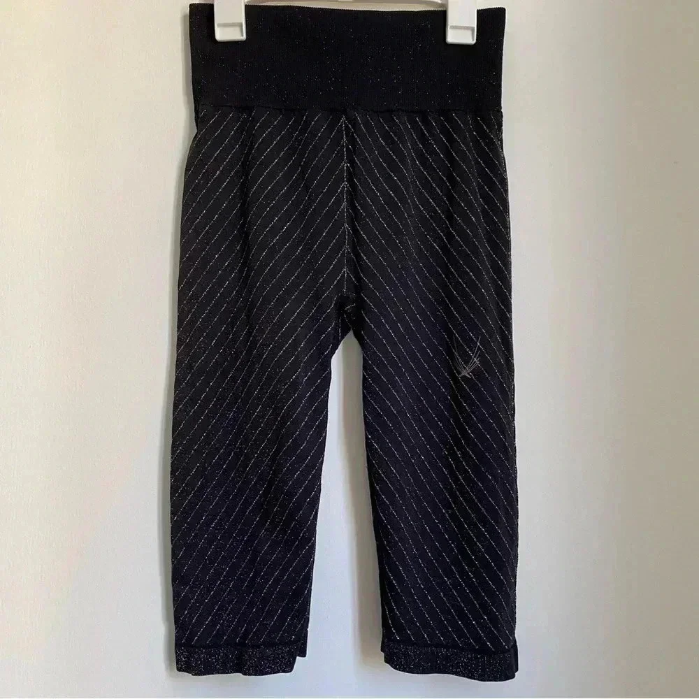 NWOT Lucas Hugh Technical Knit Stardust Capri Leggings - Black Multi S